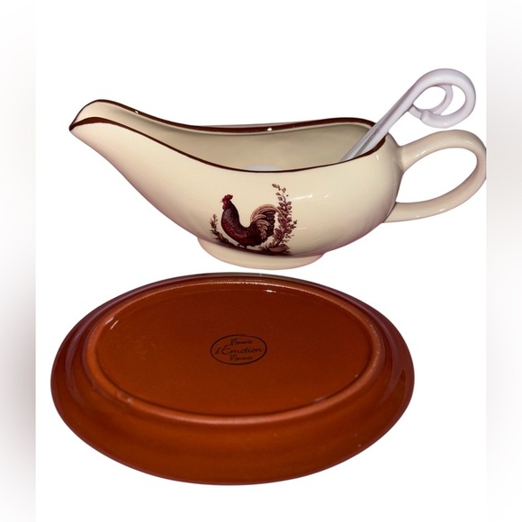 🔻Vintage🔻 NWOT, Gravy Sauce Boat & Napkin Holder Set, Beige & Burgundy 🐔 - Picture 5 of 13